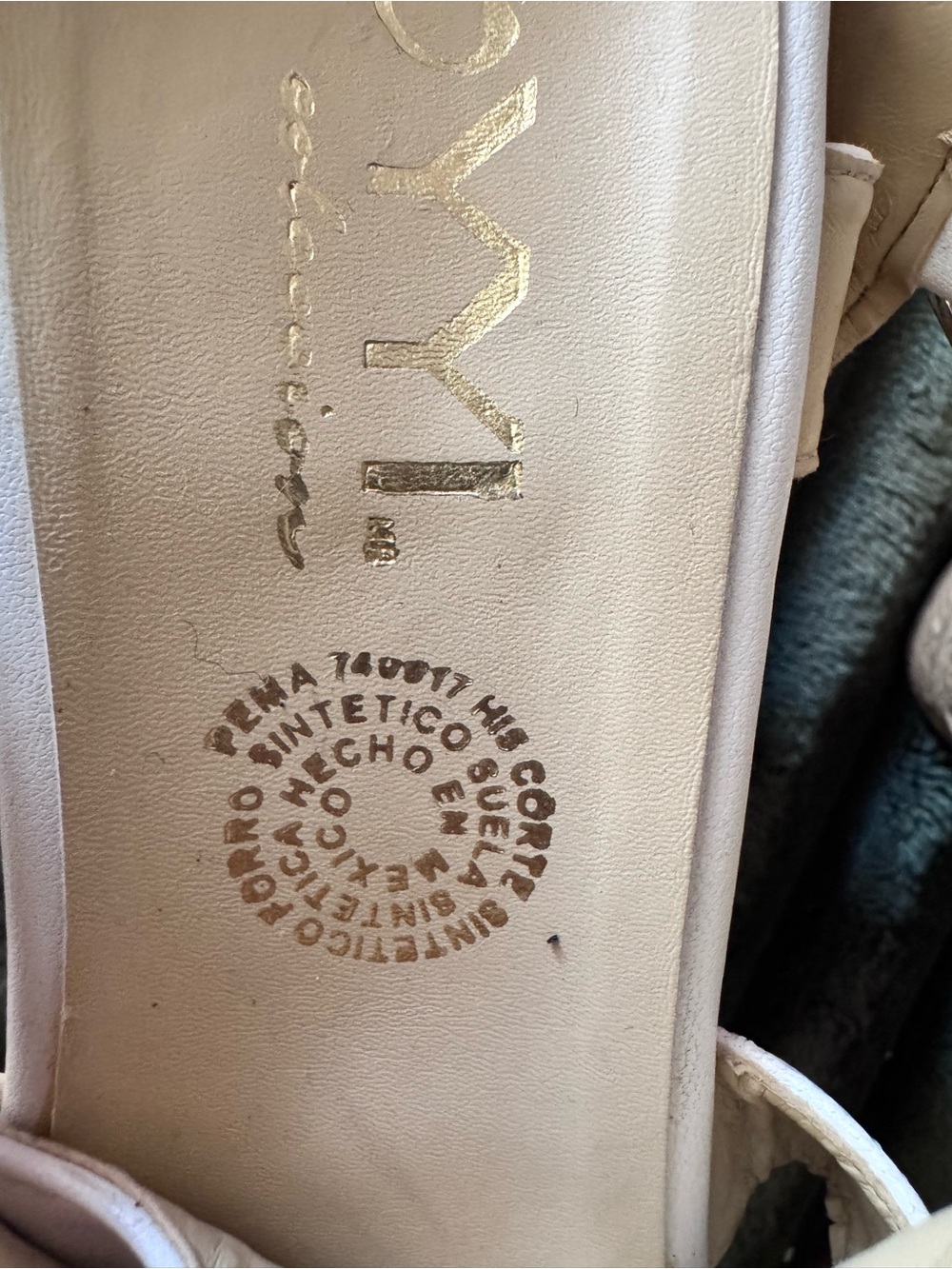 white platform sandals - Picture 5 of 5